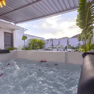 Aravali Homestay With Rooftop Jacuzzi Udaipur